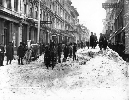hiver 1887 déneigement rue Notre-Dame v1577-a